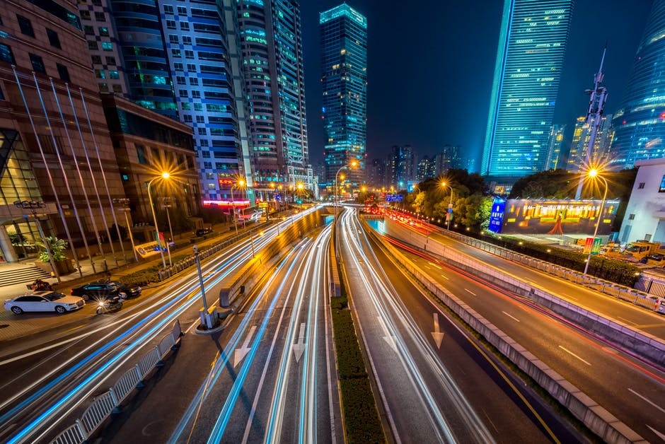 Jelenleg mintegy kétmillió elektromos autó közlekedik az utakon (kép forrása: Pexels)